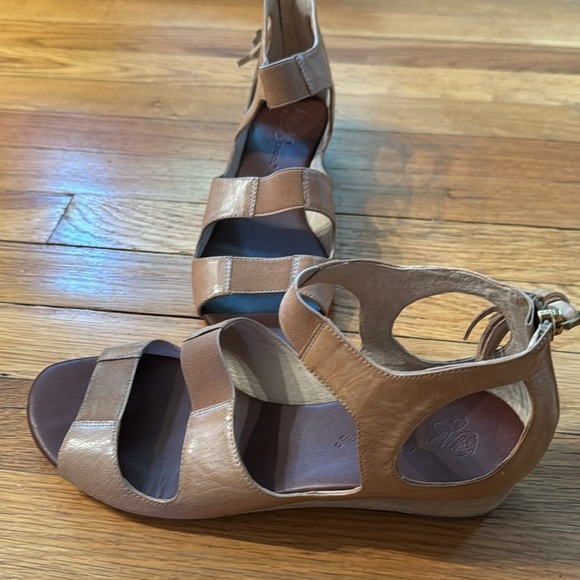 Matt Bernson Shoes, size 9 medium, tan - Picture 4 of 4